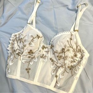 NWOT Floral Embroidered Bustier Top